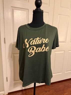 Nature Babe Graphic Tee in Olive Green bin5